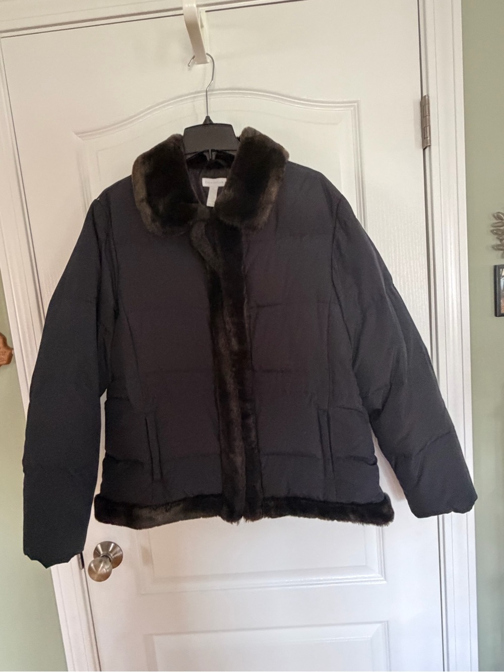 Womens Black Puffer Coat with Faux Fur Trim, XL